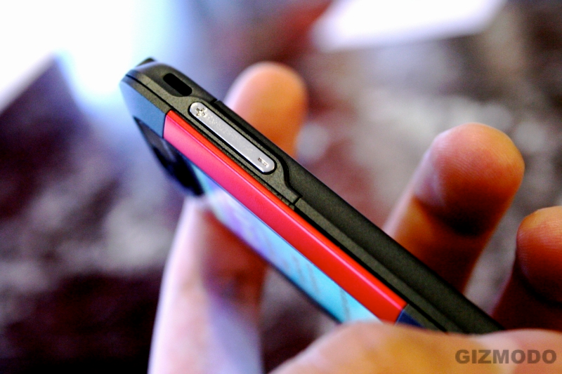 Illustration for article titled Hands On the Nokia XpressMusic 5310/5610 Cellphone (Verdict: Tight Design)